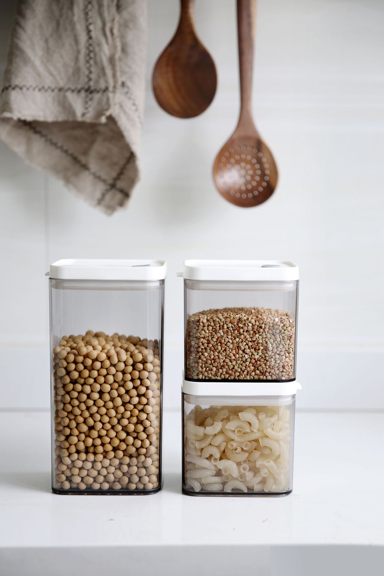 0.7L 1.1L 1.5L Three Different Sizes Food Conatiners Plastic Cereal Container With Airtight Lids And Silicon Strip For Grains Sn