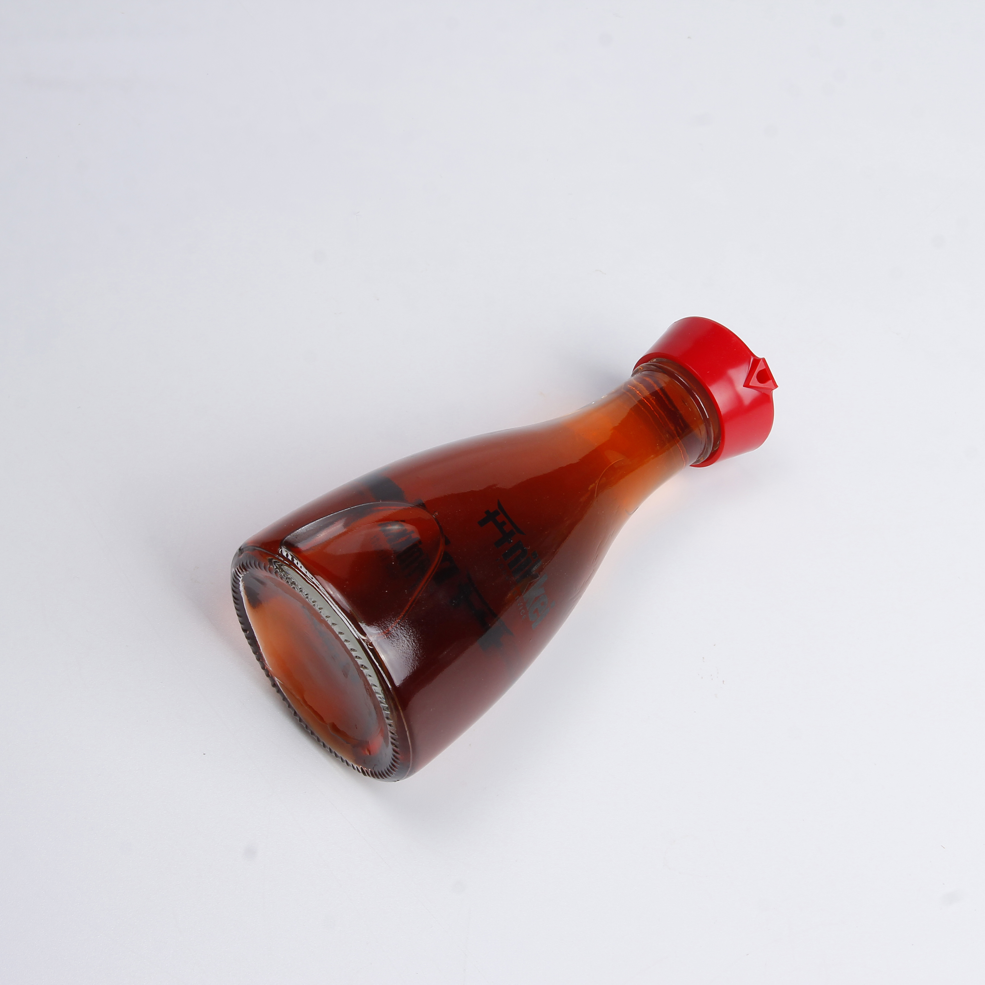 100 ml Taper Round Hot Sale Grinder Cap Glass Spice Bottle Dispenser For Soy Sauce With Plastic Lids