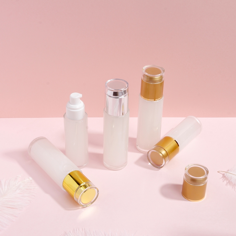 100ml 200ml Luxury clear frosted glass lotion pump bottle with golden cover