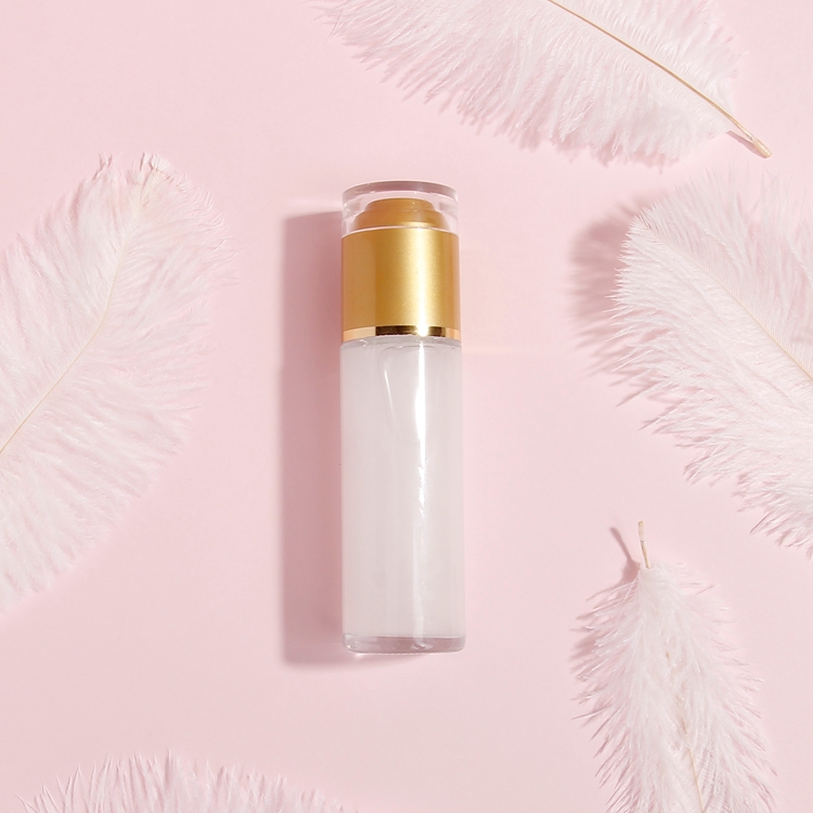 100ml 200ml Luxury clear frosted glass lotion pump bottle with golden cover