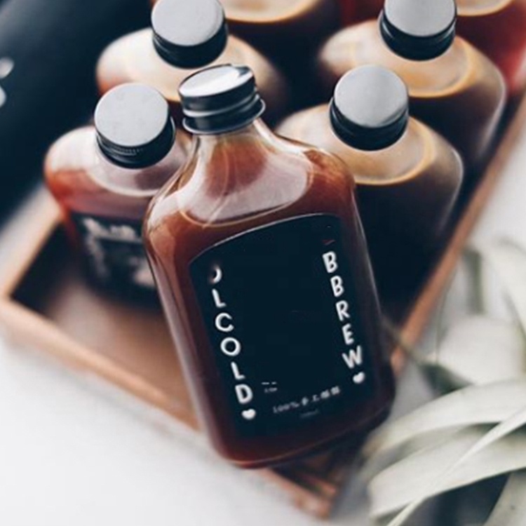 100ml 200ml Stocked Flat Glass Bottle Hip Flask Glass Bottle With Metal Screw Lid For Whisky Vodka Cold Brew Coffee