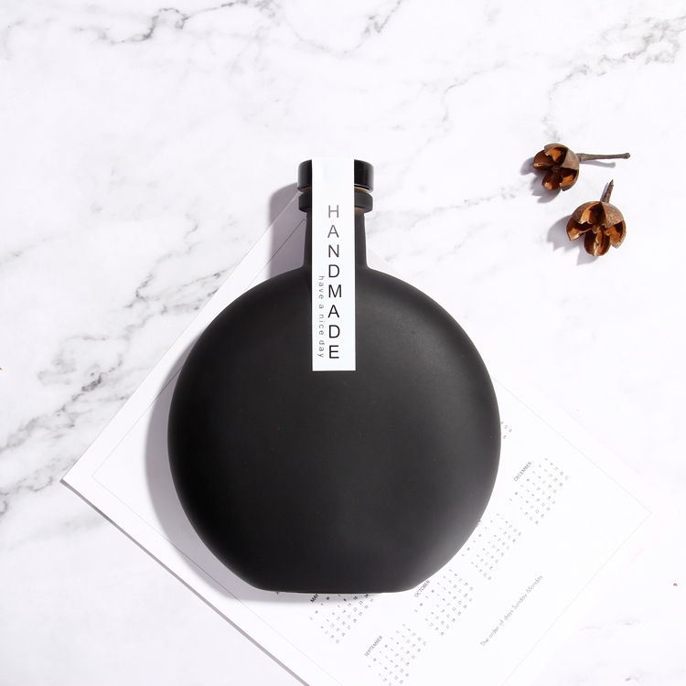 100ml 250ml Matte Black Many Color Spray with printing Flask Glass Bottles With Cork For Cold Brew Coffee/Wine Drinking Bottles