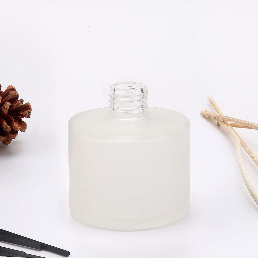 100ml Luxury Aromatherapy Spreader Matte Black Frosted White Glass Reed Diffuser Bottle