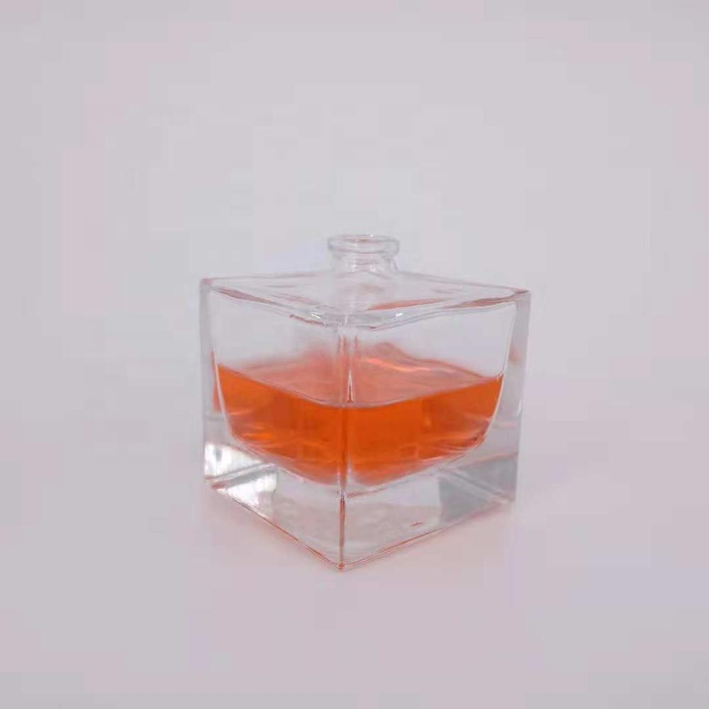100ml clear square shaped perfume glass bottle with black square cap