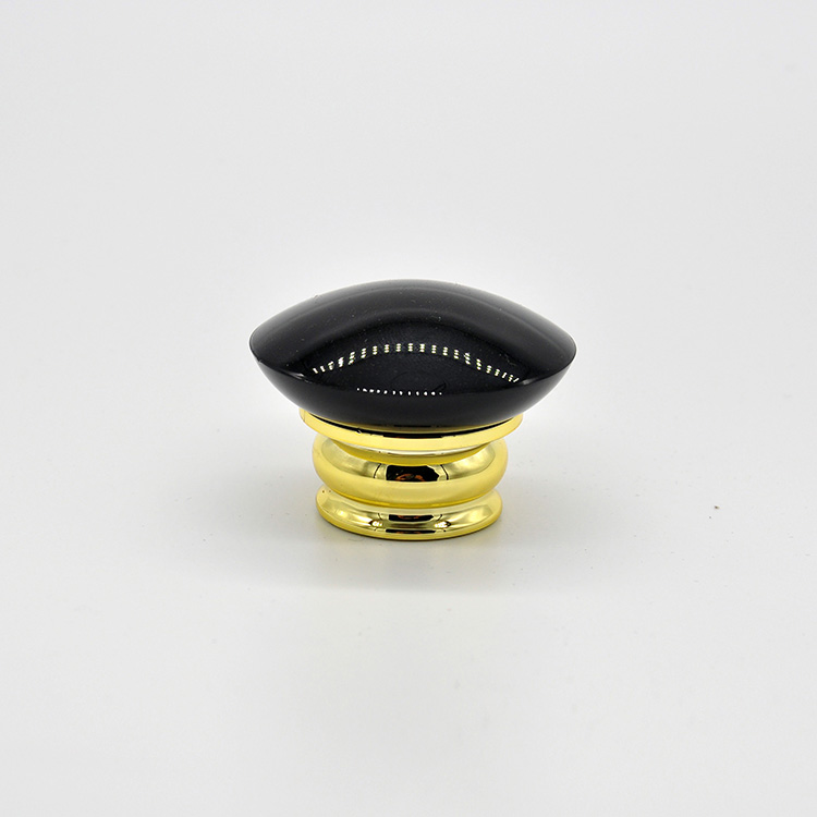 100ml high quality empty black white glass perfume bottle with pump sprayer low MOQ