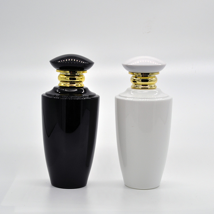 100ml high quality empty black white glass perfume bottle with pump sprayer low MOQ