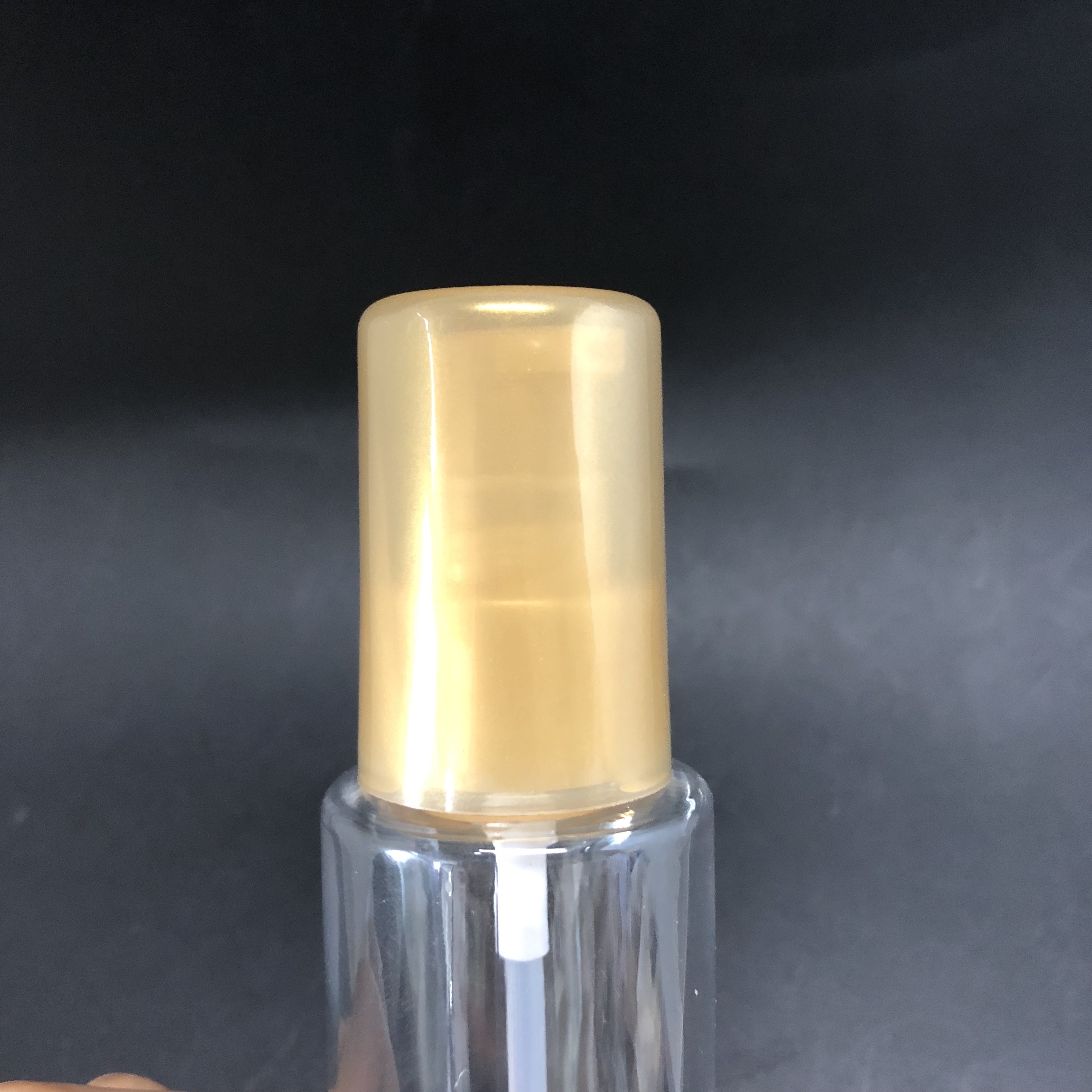 100ml pharmaceutical clear plastic bottle with 24mm yellow color lotion pump