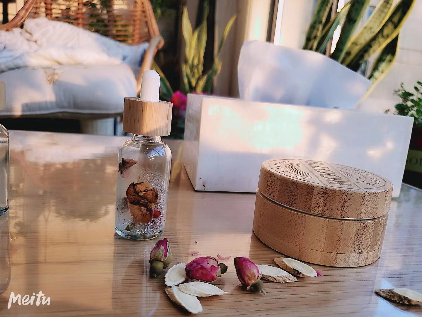 10ml 30ml 50ml 100ml 180ml 300ml glass jar with bamboo lid Engraving bamboo packaging