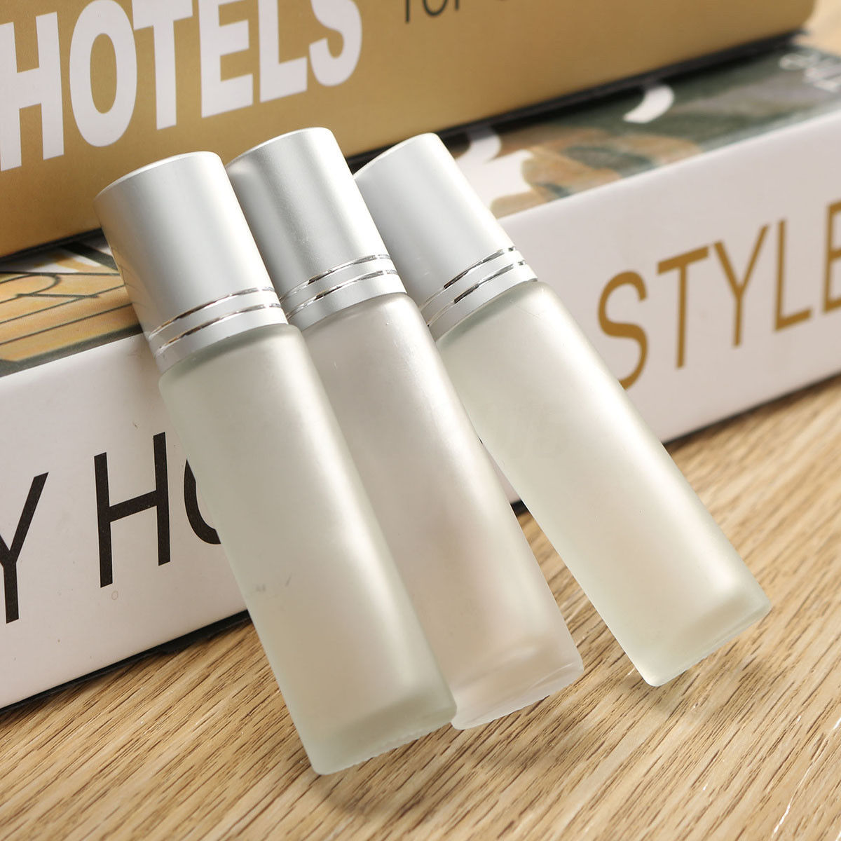 10ml Roll On Portable transparent Frosted Glass Refillable Perfume Bottle Empty Essential Oil Case With Plastic Cap