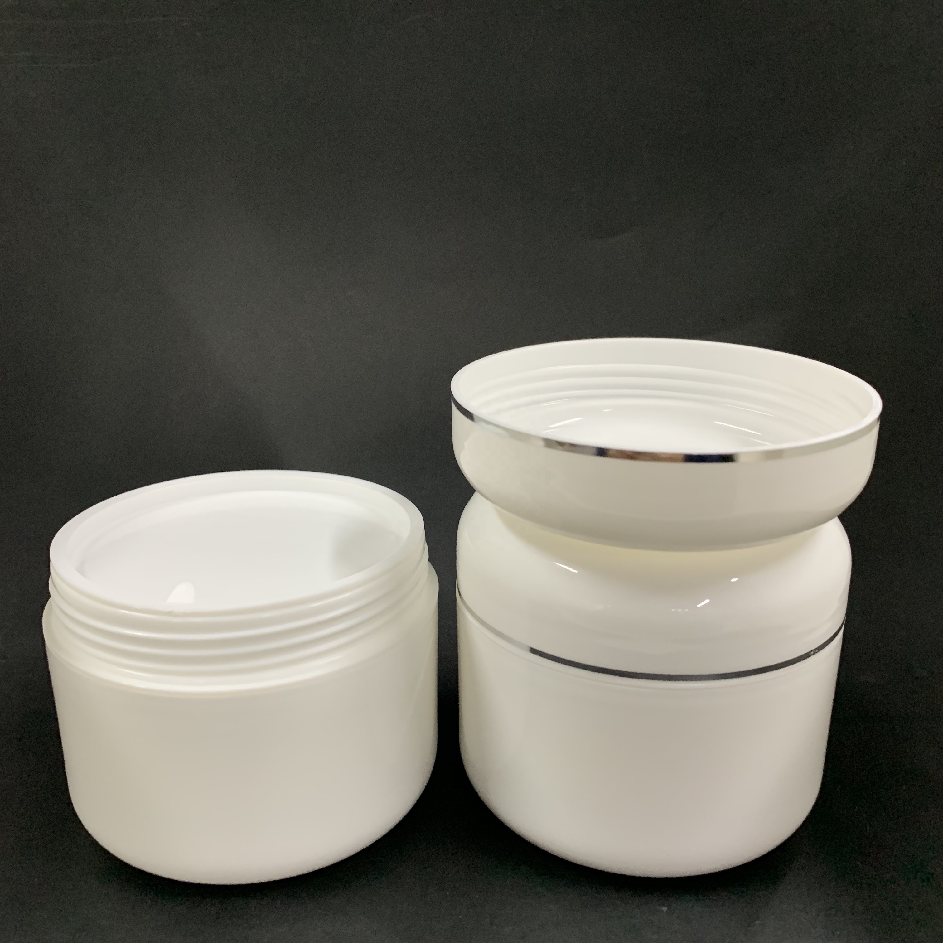 120g White Double Wall Cream PlasticJar With Plastic Dome Unlined Gold Stamping Cap For Cosmetic