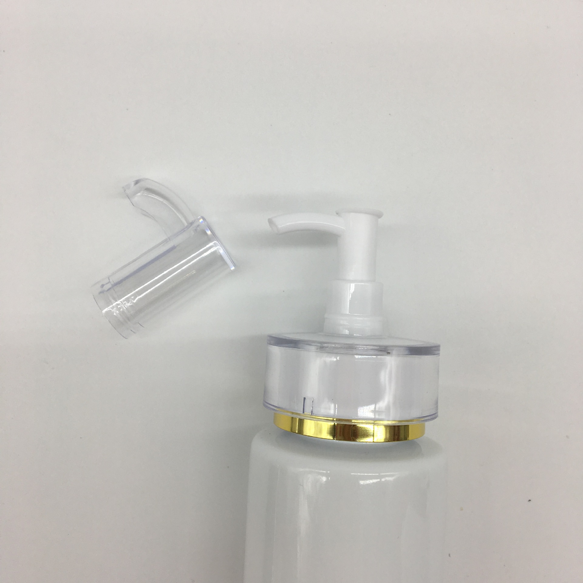120ml cosmetic pump glass bottles with white color for gold cap