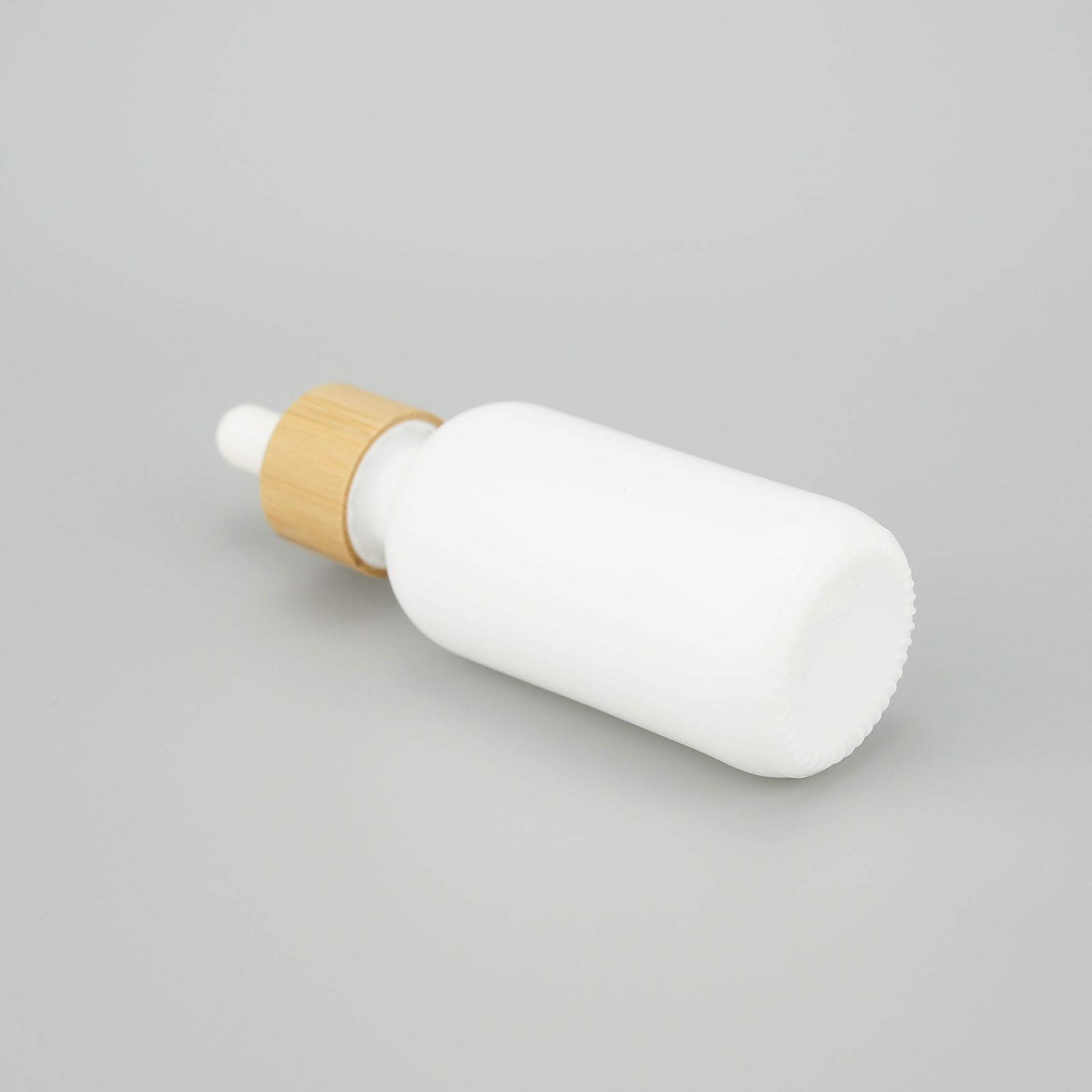 15 ml 30ml 50ml 60ml Boston Round Ceramic White Glass Dropper Bottle for Essential Oil