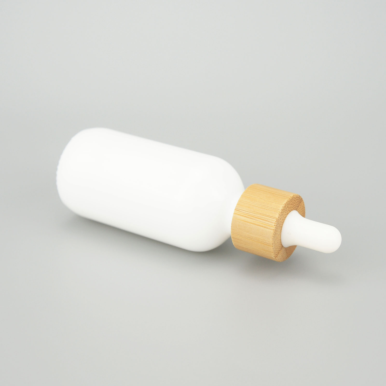 15 ml 30ml 50ml 60ml Boston Round Ceramic White Glass Dropper Bottle for Essential Oil