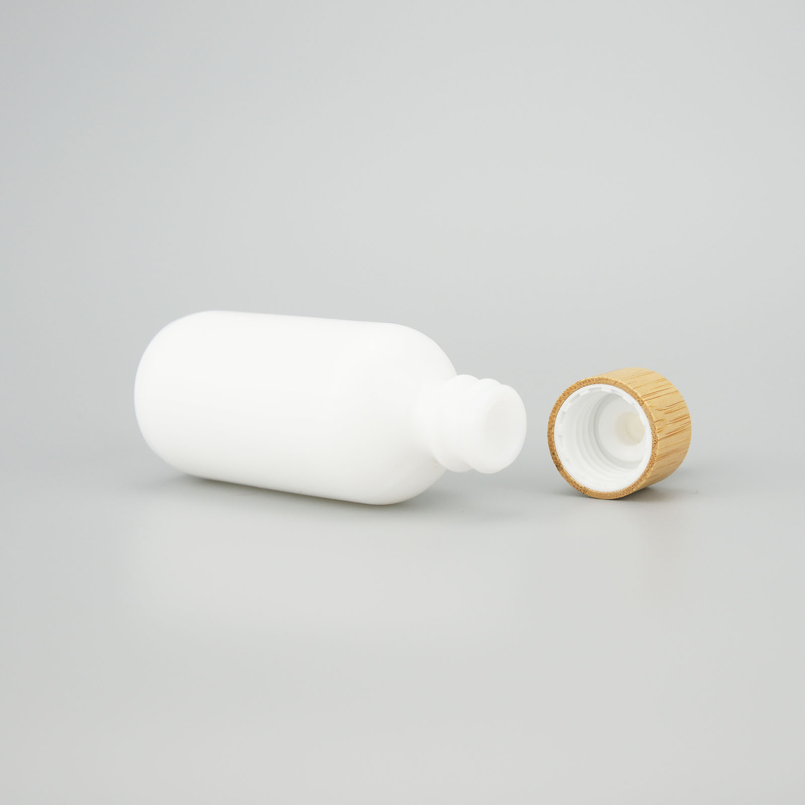 15 ml 30ml 50ml 60ml Boston Round Ceramic White Glass Dropper Bottle for Essential Oil