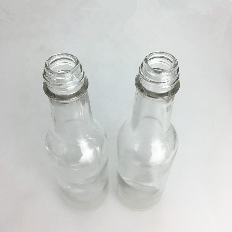 150ml 5oz clear glass woozy hot sauce bottle with plastic screw lid