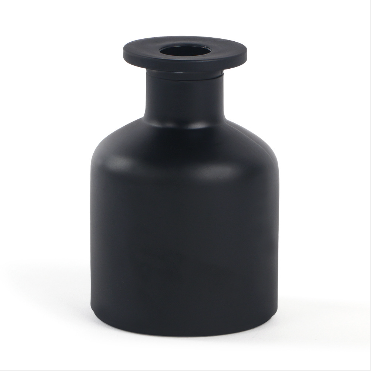 150ml Luxury Round Empty Matte Black Reed Diffuser Glass Bottles Wholesale Car Perfume Glass Bottle