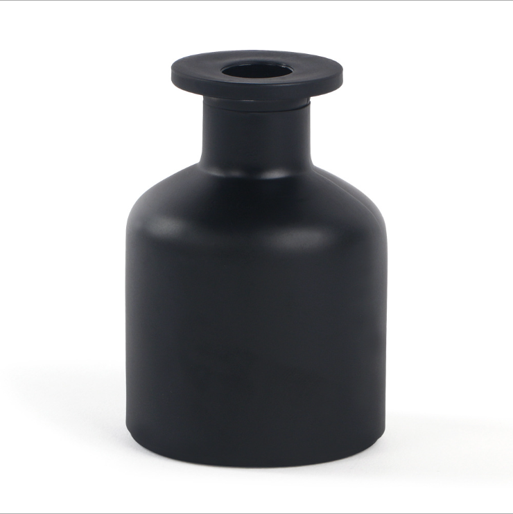 150ml Luxury Round Empty Matte Black Reed Diffuser Glass Bottles Wholesale Car Perfume Glass Bottle