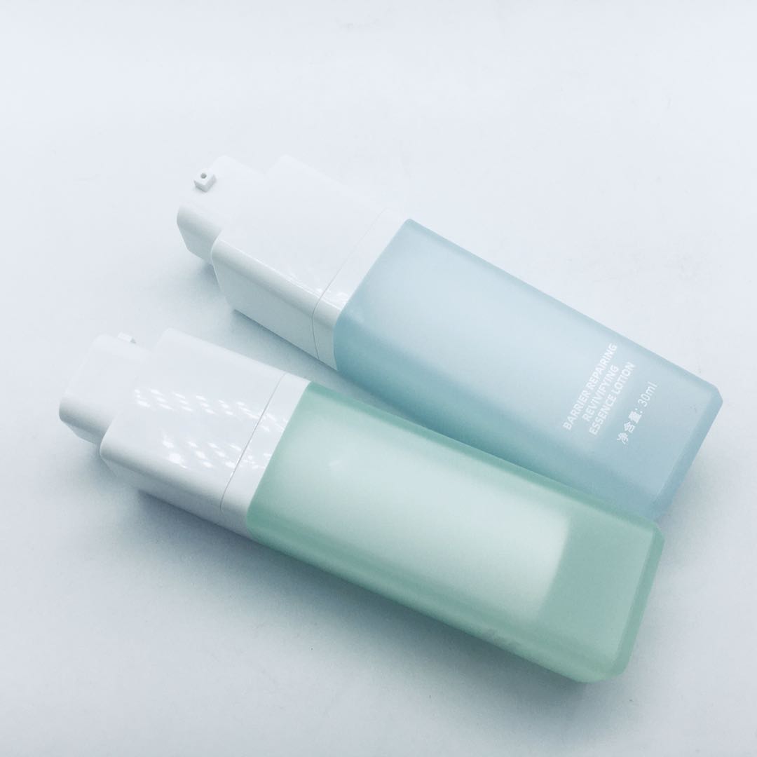 15ML 30ML 50ML Wholesales acrylic plastic square twist airless bottle for cosmetics containers and packaging