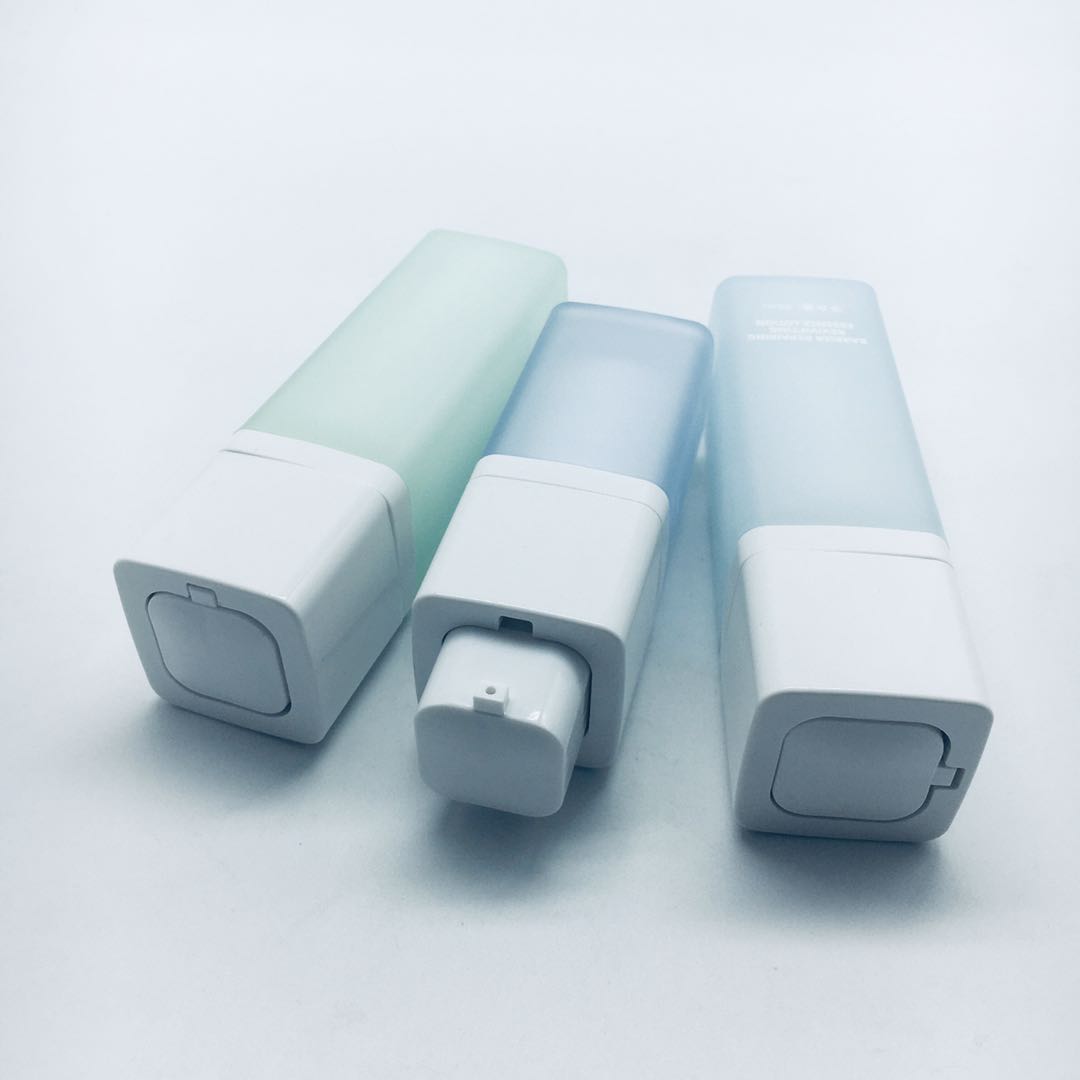 15ML 30ML 50ML Wholesales acrylic plastic square twist airless bottle for cosmetics containers and packaging