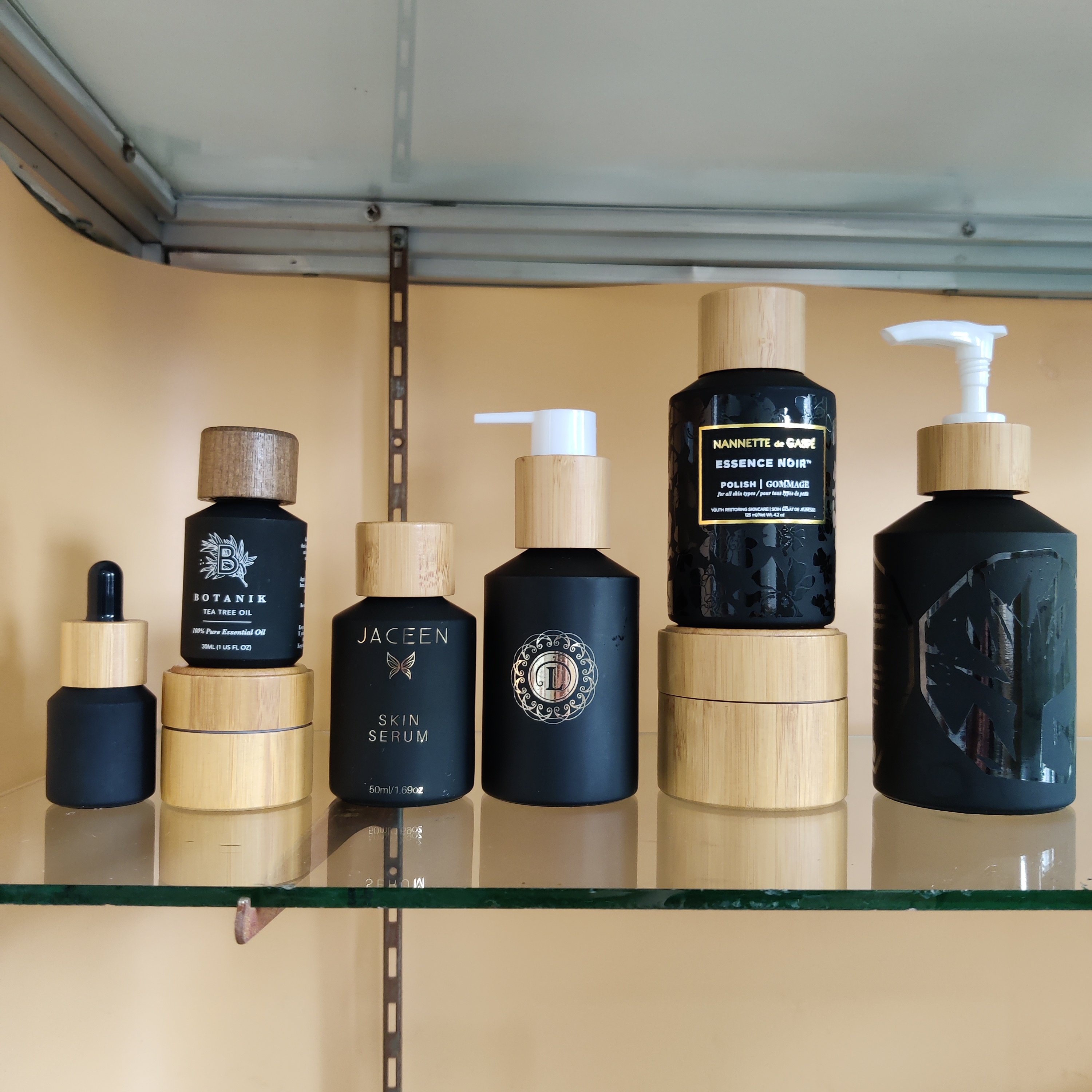 15g 30g 50g 100g Cosmetic packaging frosted black cream glass jar with really wood screw lid