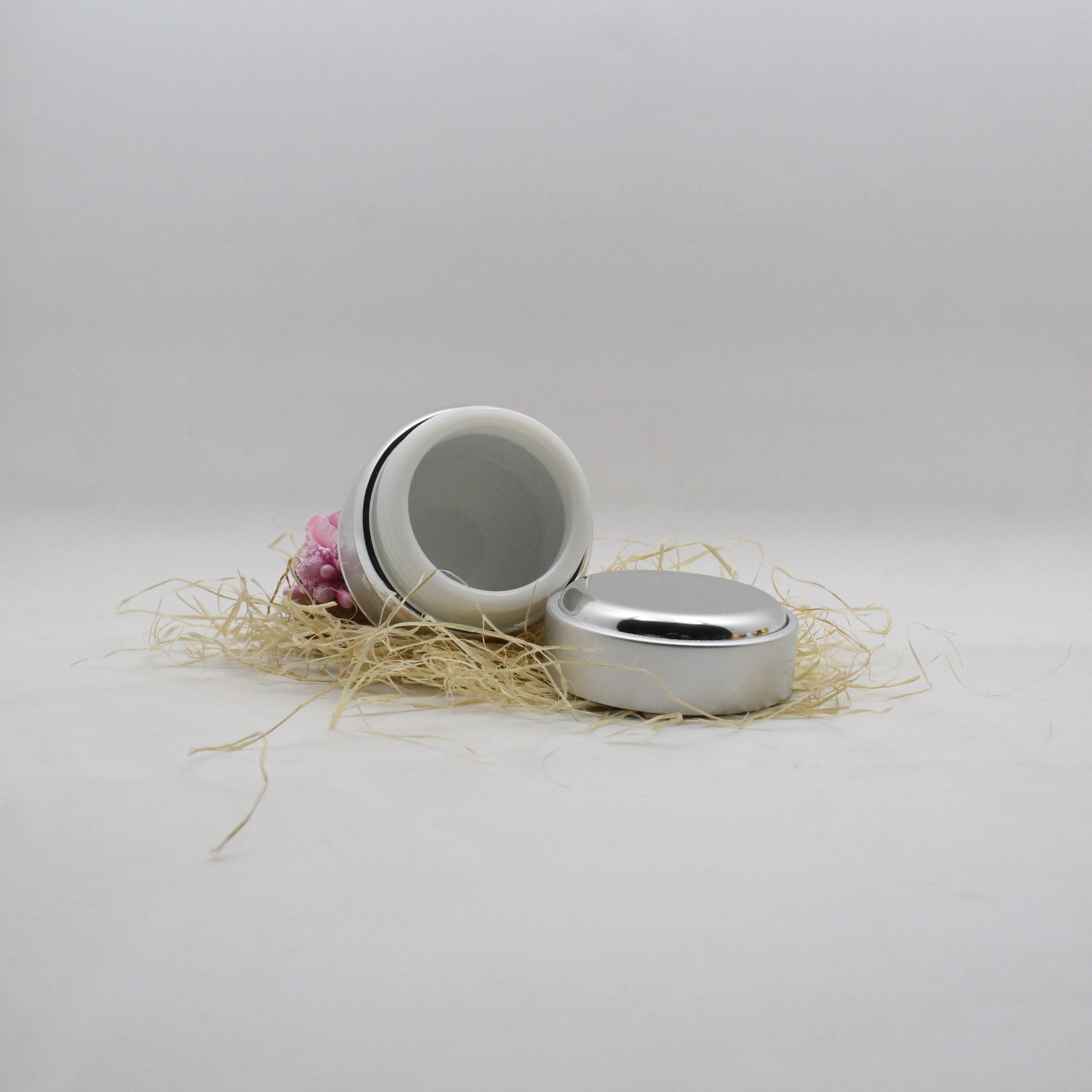 15g 30g 50g Luxury elegant high quality empty round silver face glass jar for cream envases cosmeticos