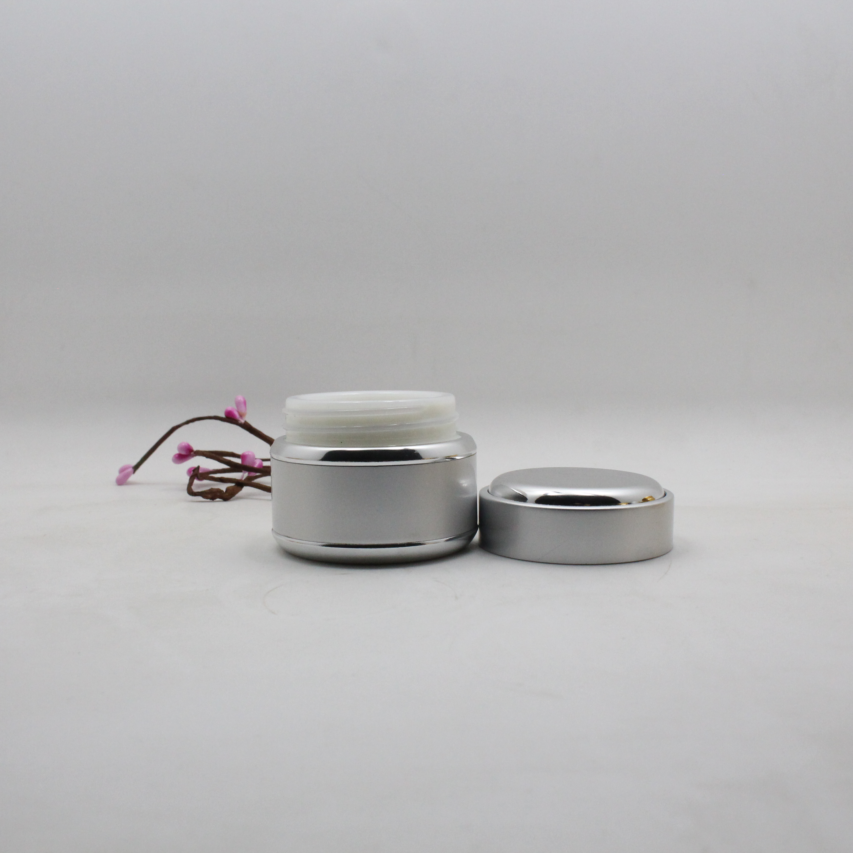 15g 30g 50g Luxury elegant high quality empty round silver face glass jar for cream envases cosmeticos