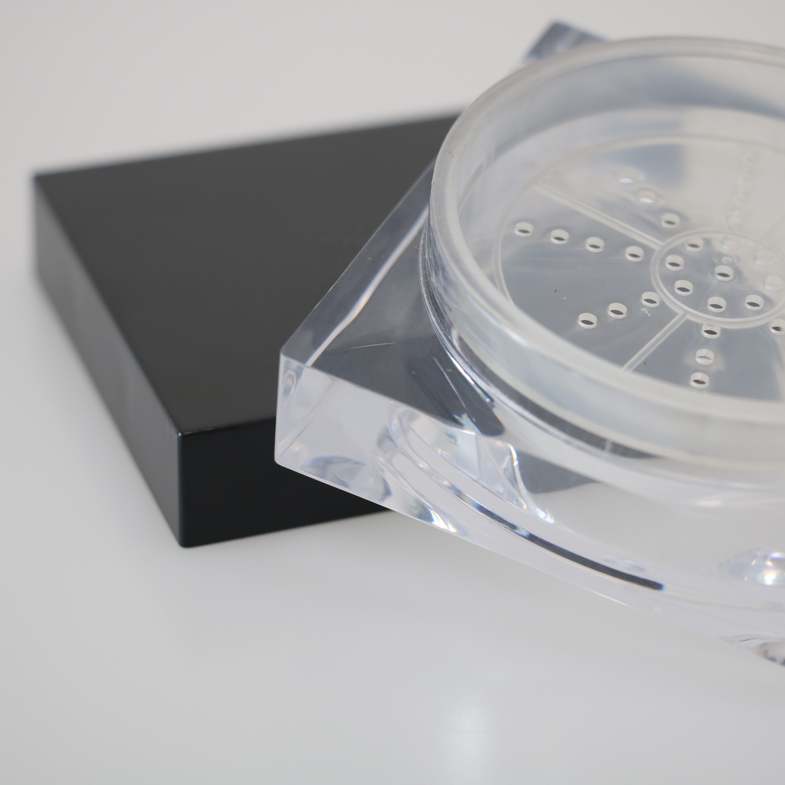 15g 30g plastic cosmetic sifter jars with black cap