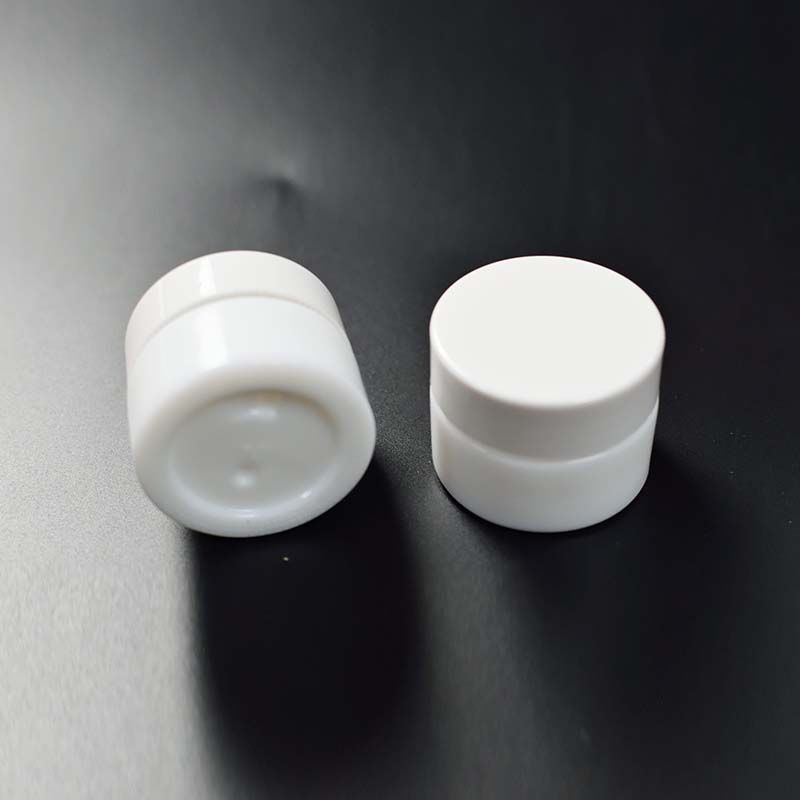 15g High-grade cosmetics white porcelain glass cream milk white spot wholesale bottle
