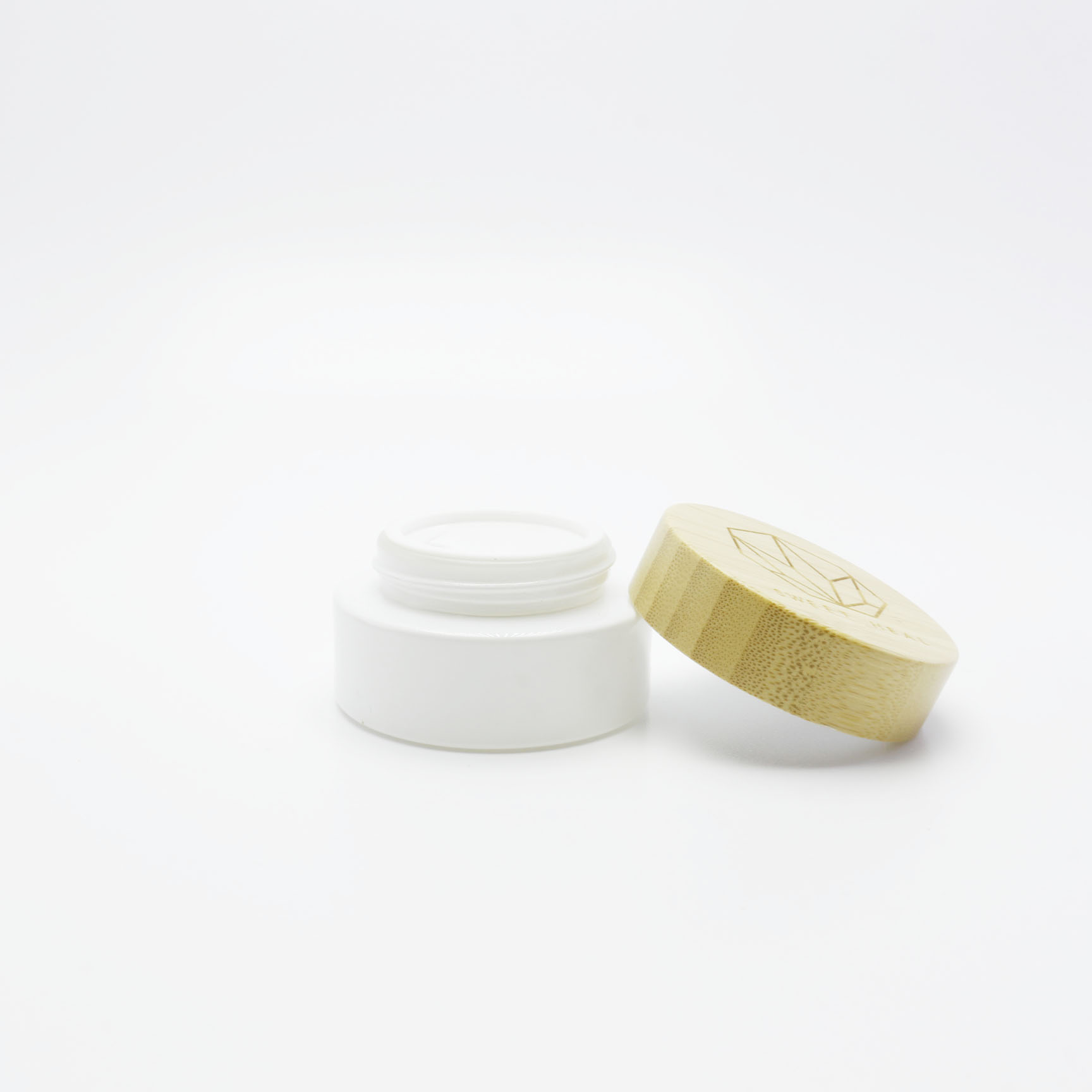 15g white glass cosmetic jar for cream with bamboo top GJ-183K