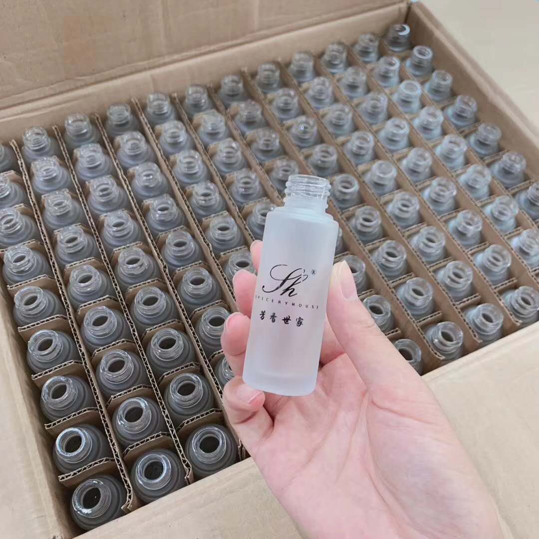 15ml 20ml 30ml 40ml 50ml 60ml 100ml clear frosted Flat shoulder essential oil dropper bottle