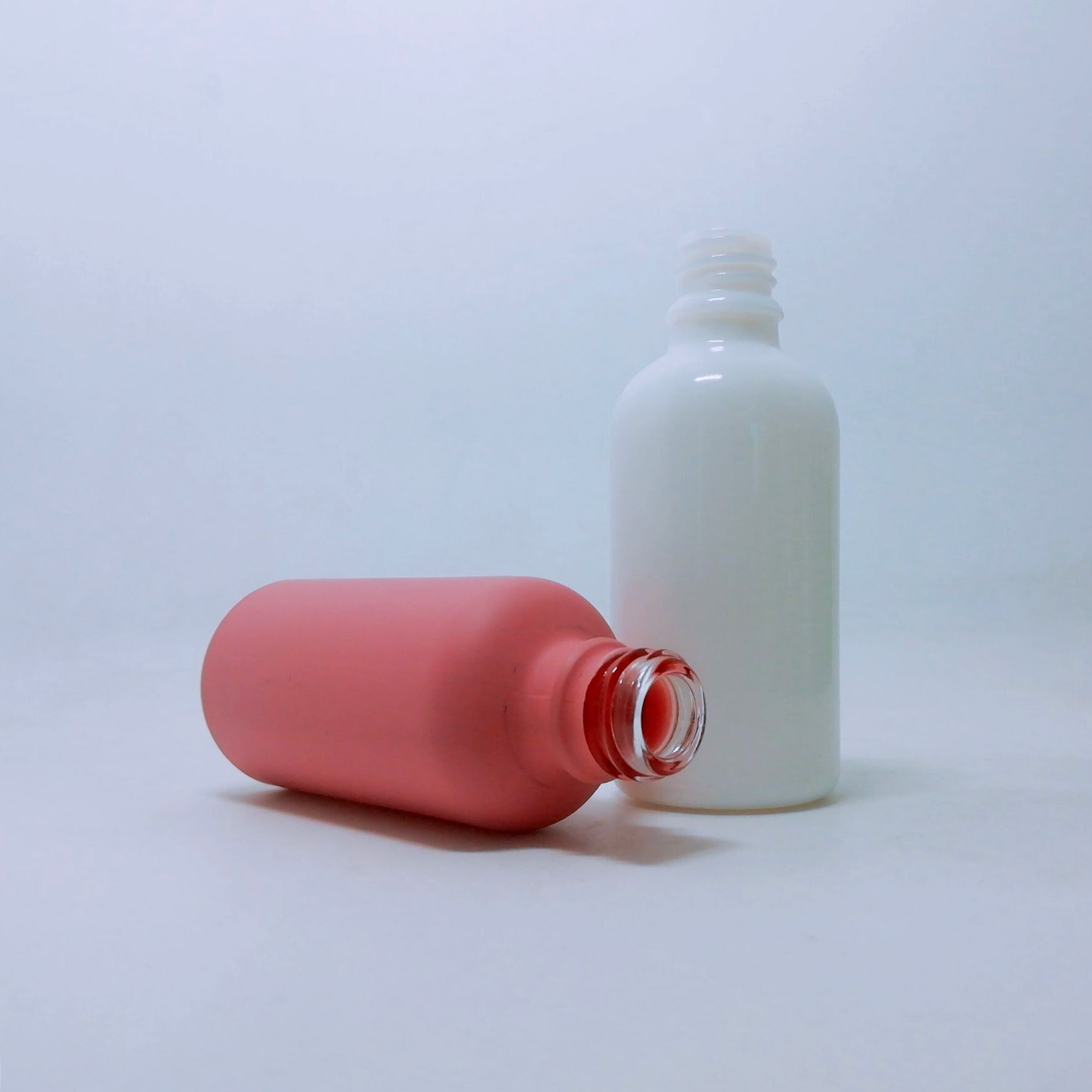 15ml 20ml 30ml 50ml 100ml matte frosted white glass dropper bottle gold dripper top Essential oil packaging with childproof cap