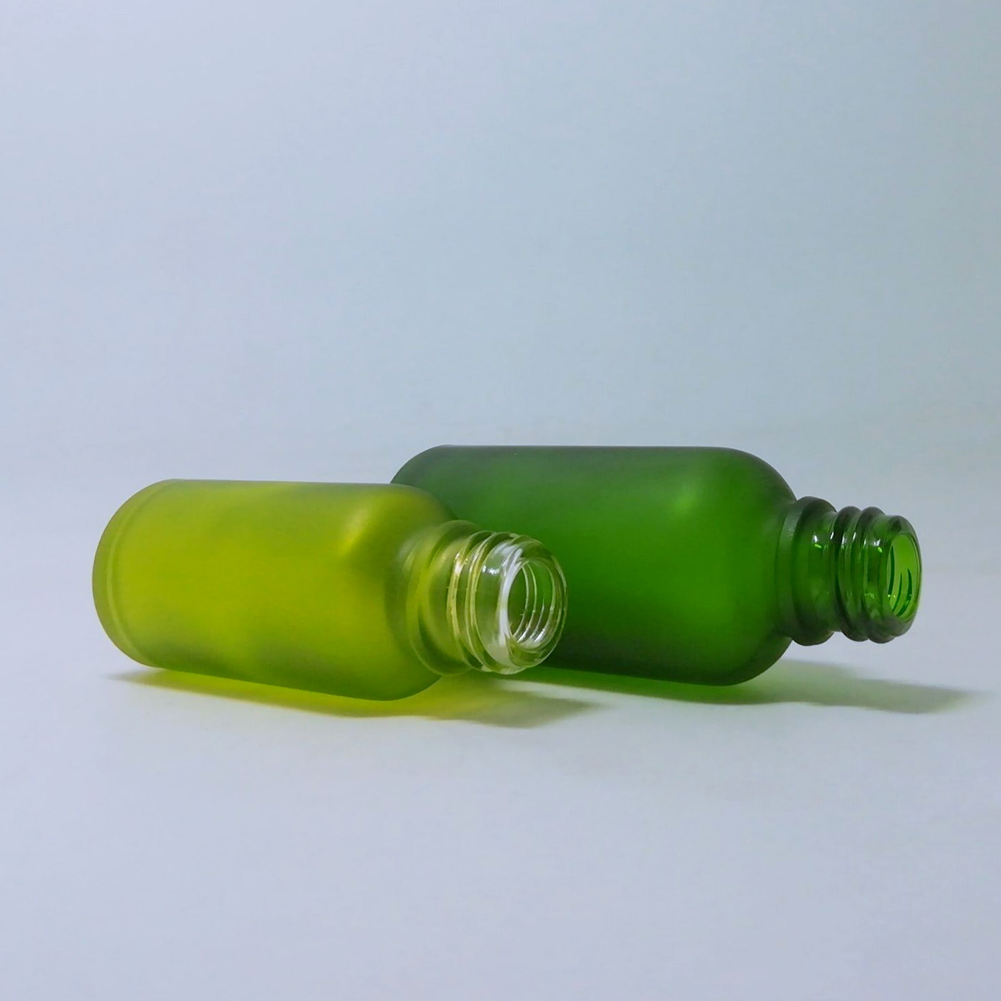 15ml 20ml 30ml 50ml 100ml matte frosted white glass dropper bottle gold dripper top Essential oil packaging with childproof cap