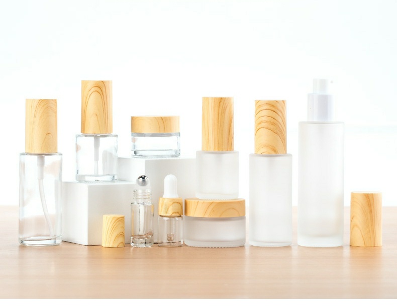 15ml 30ml 100ml clear clear frosted cosmetic packing glass lotion bottle with bamboo cap