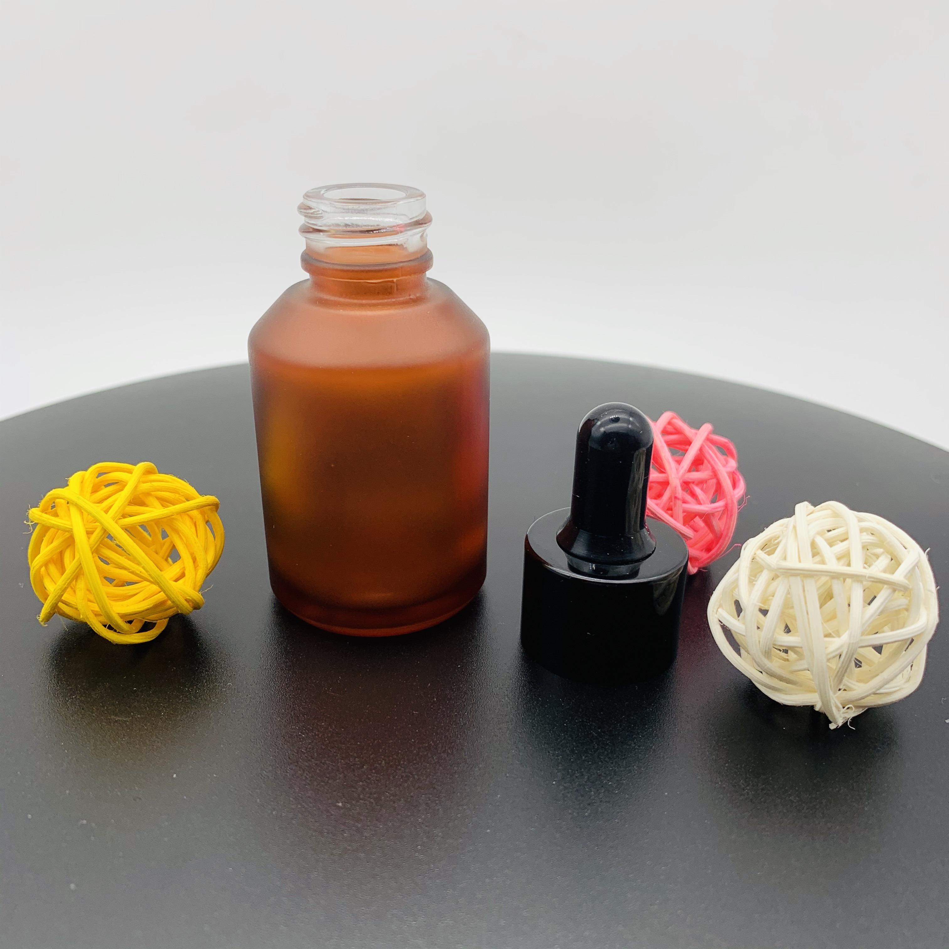 15ml 30ml 60ml Essential Oil Bottle Frosted Dropper Bottle Cosmetic Glass Bottle