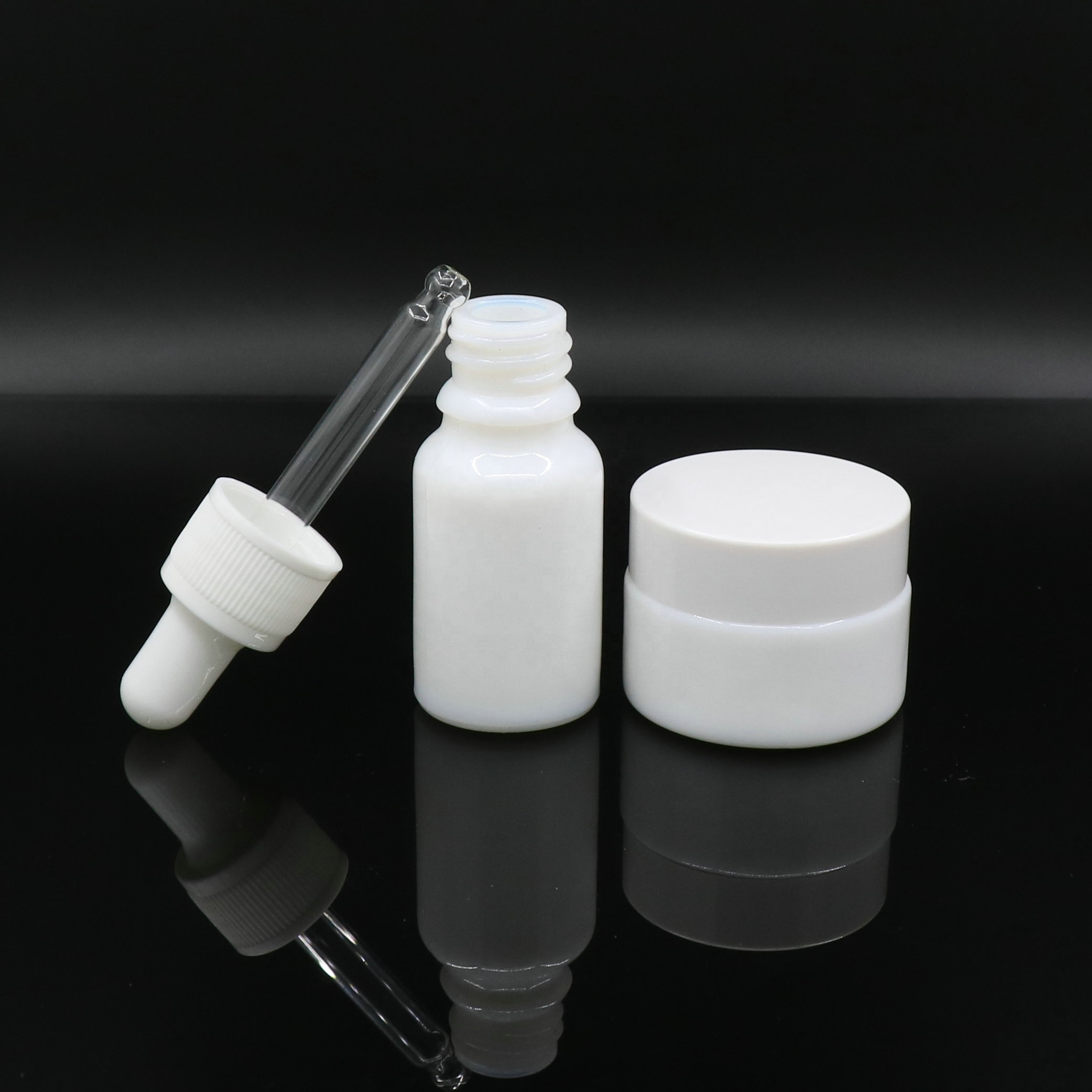 15ml Milky white white ceramic porcelain bottle boston round glass dropper bottle cost price manufacture