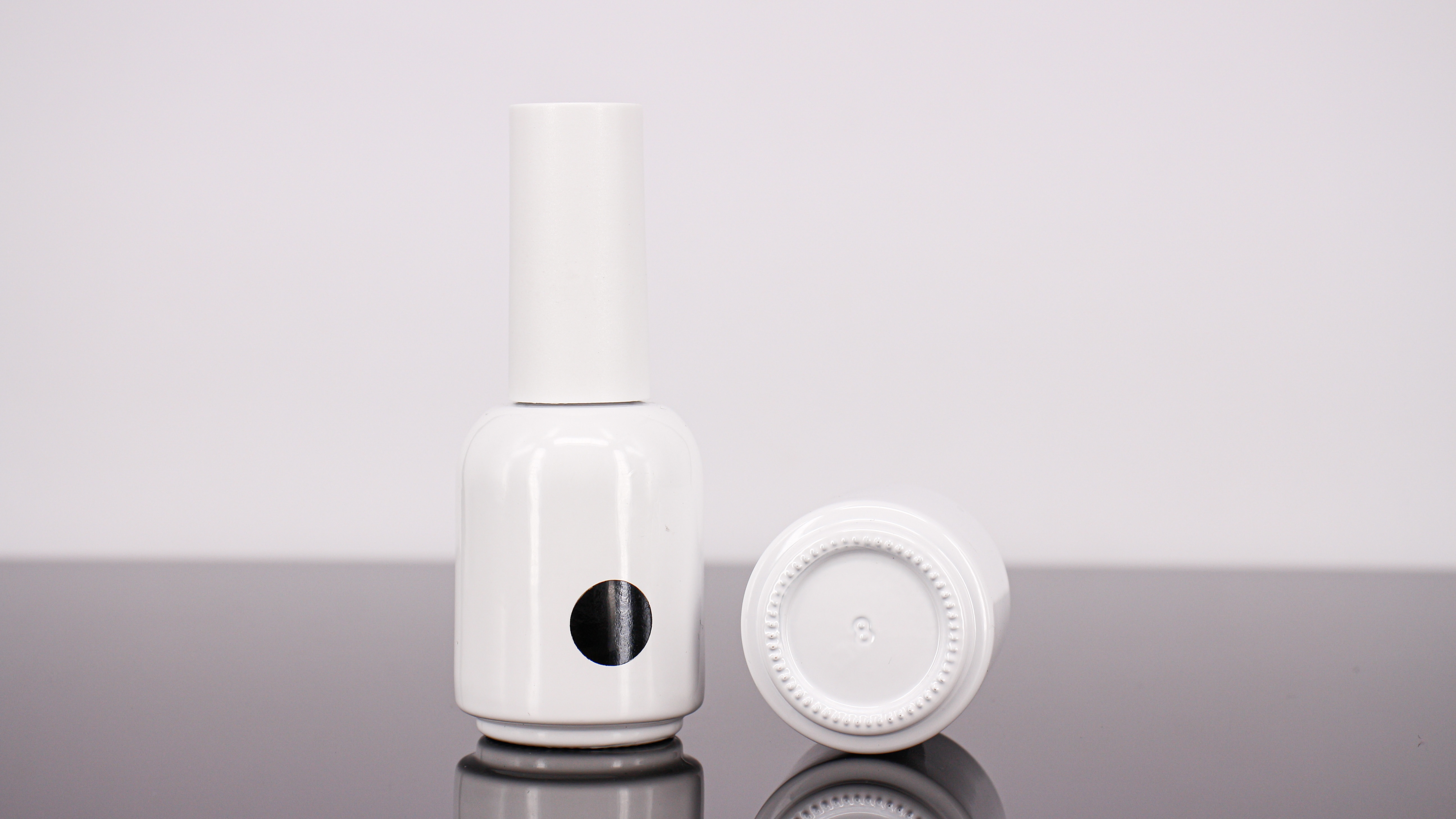 15ml Round Gel Nail Polish Bottle With Special Window Design