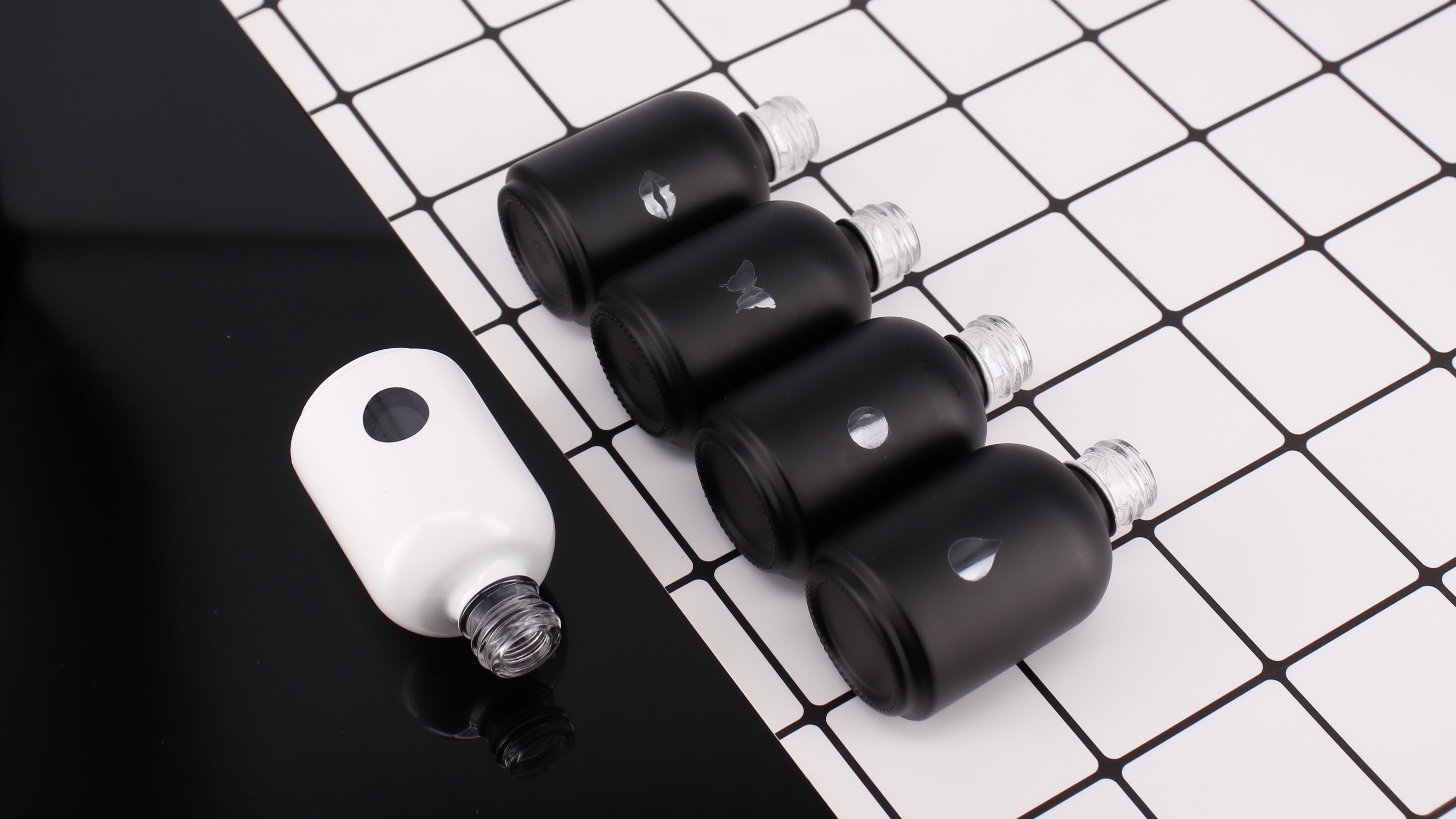 15ml Round Gel Nail Polish Bottle With Special Window Design