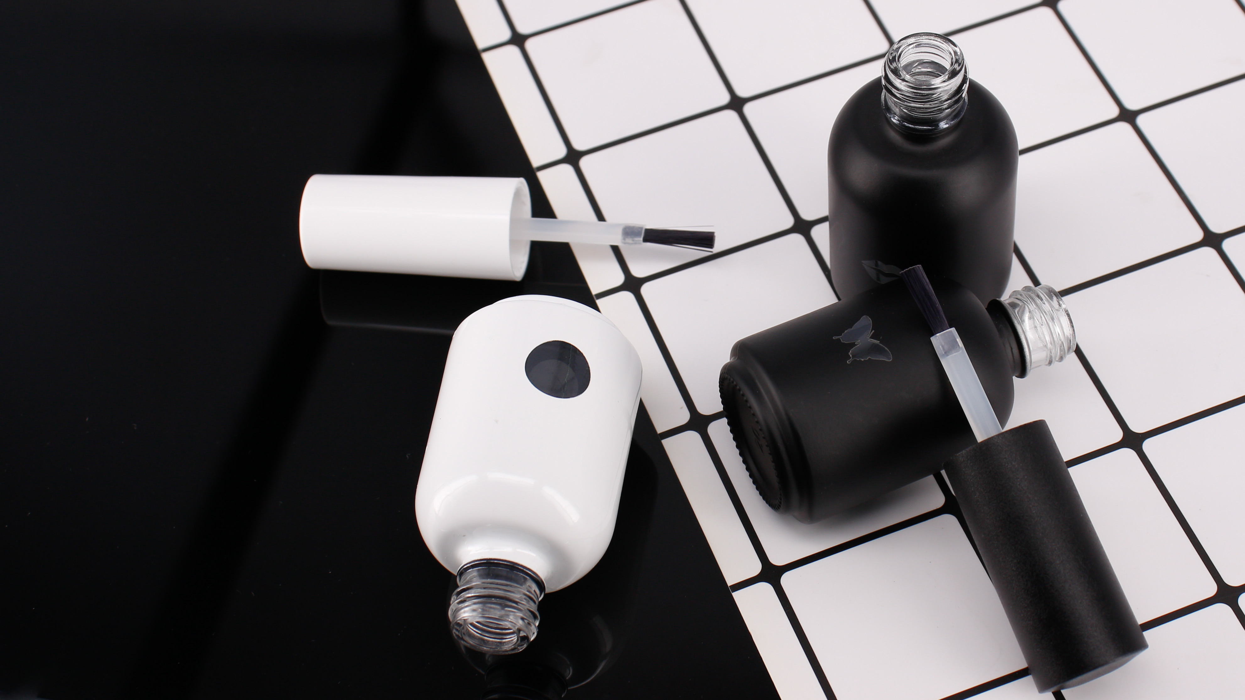 15ml Round Gel Nail Polish Bottle With Special Window Design