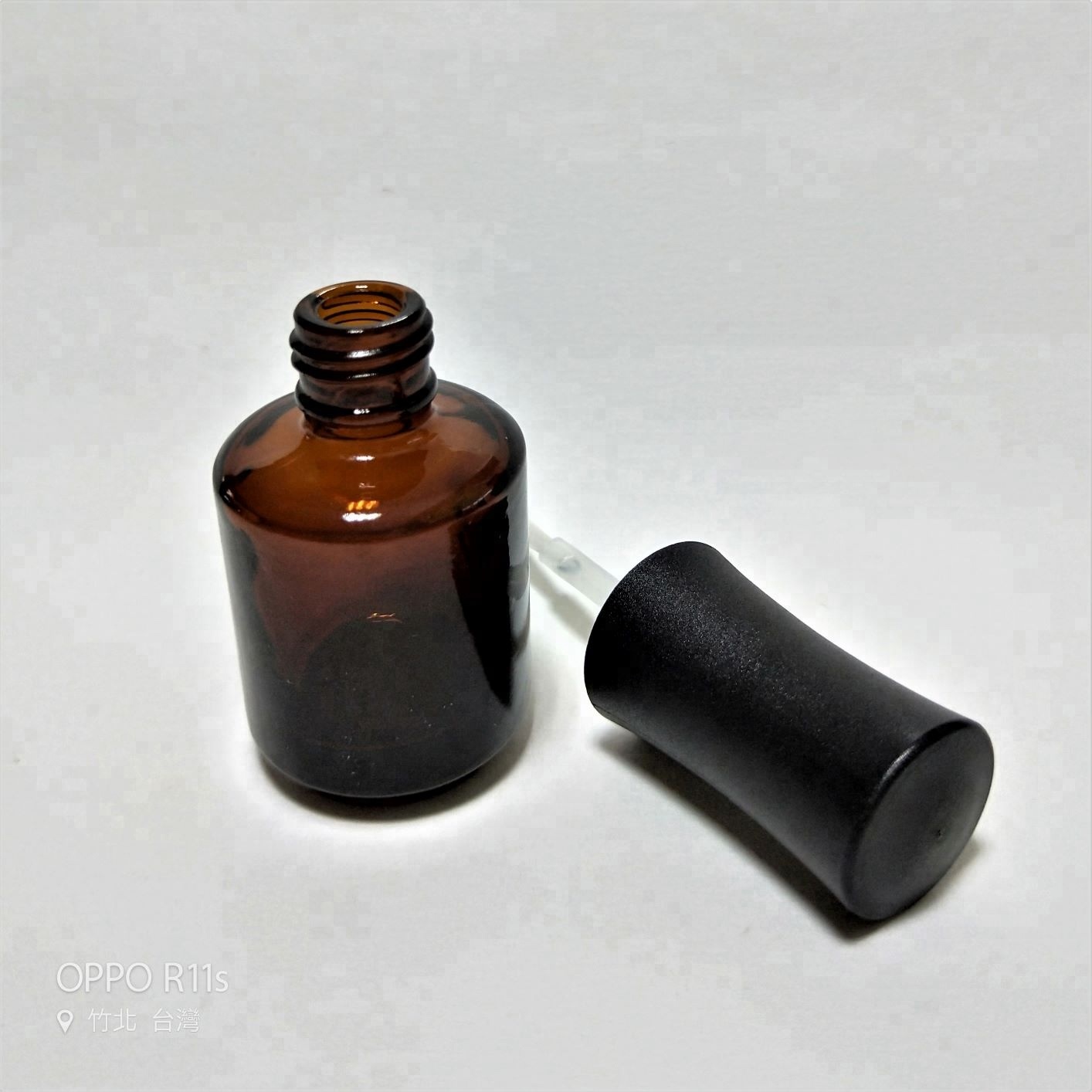 15ml Round Glass Empty Nail Polish Bottle With Black Cap Factory