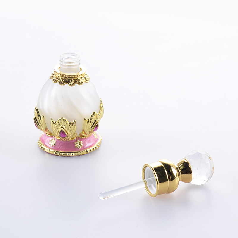 15ml Vintage Metal Glass Perfume Bottle Arab Style Essential Oils Dropper Bottle Container Middle East Weeding Decoration Gift