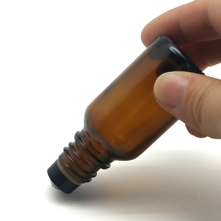 15ml amber glass customized rollerball bottle for essential oil