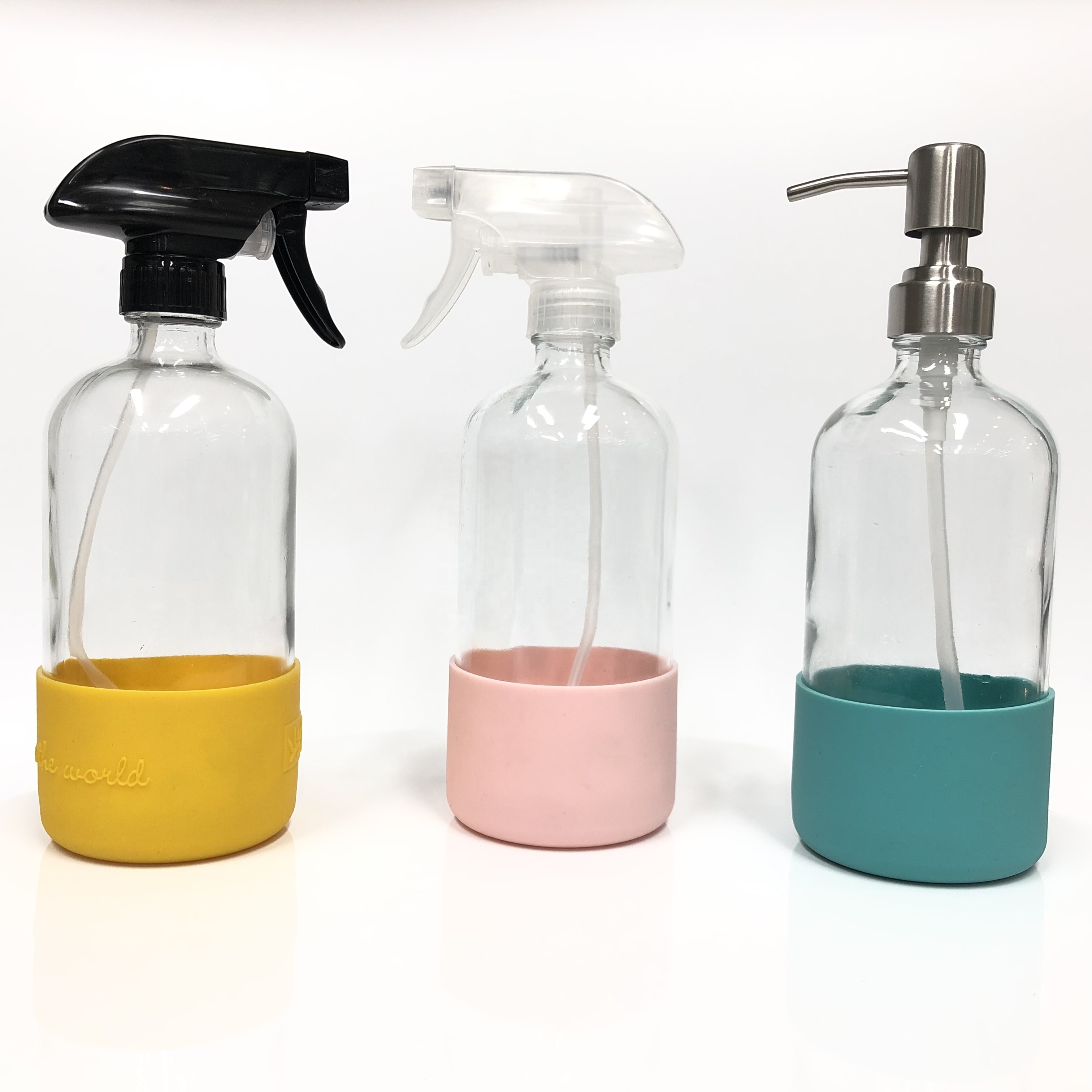 16oz clear boston round glass spray bottle 500ml with colorful silicone sleeve base for bathroom cleaning