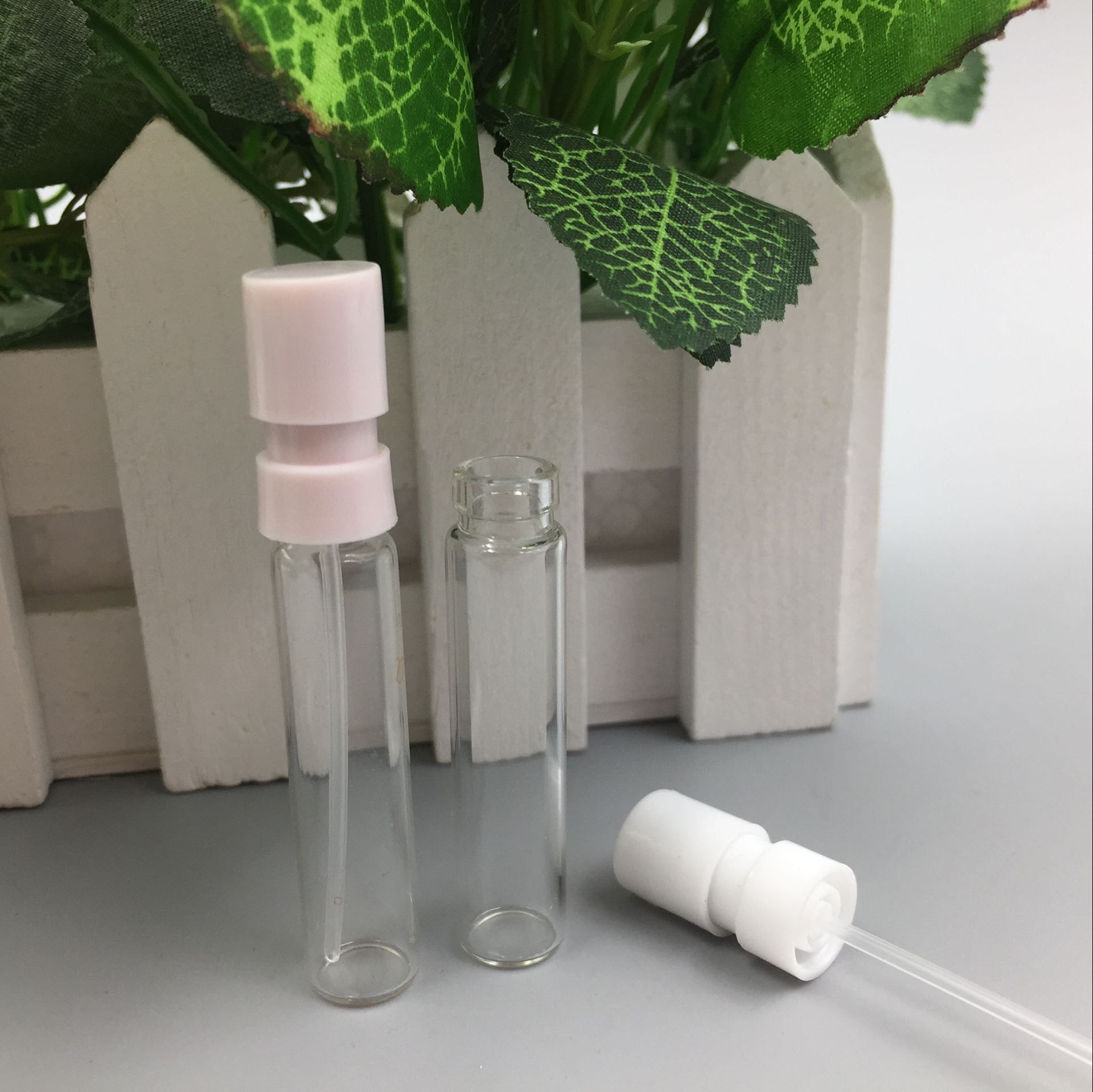 1ml 1.5ml 2ml Small Sample French Plastic Nozzle Perfume Sprayer Glass Bayonet Bottle for test travel