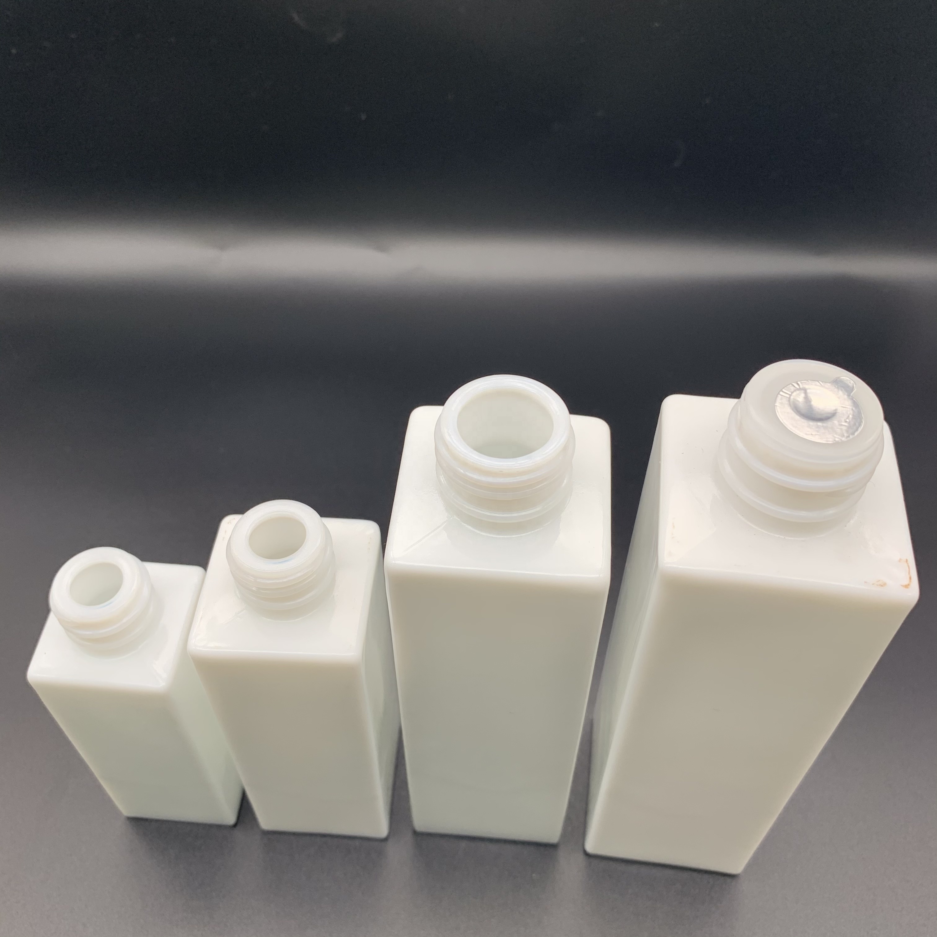 1oz 2oz 4oz Opal Ceramic Serum Bottle With Gel Pump packaging