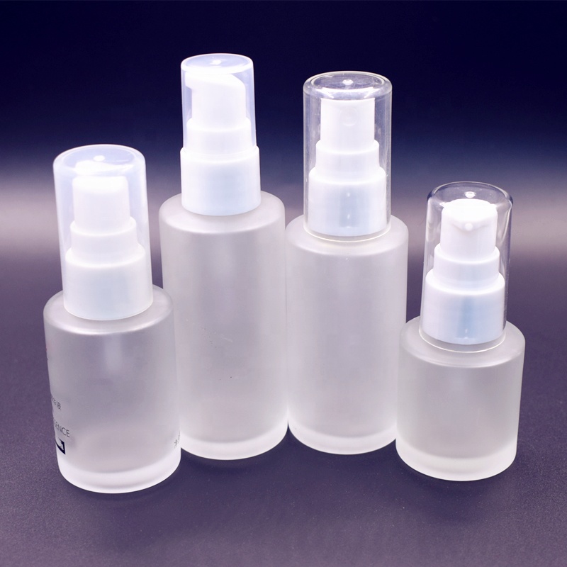 20/410 flat shoulder clear frosted round 1 oz spray bottle for cleanser and serum