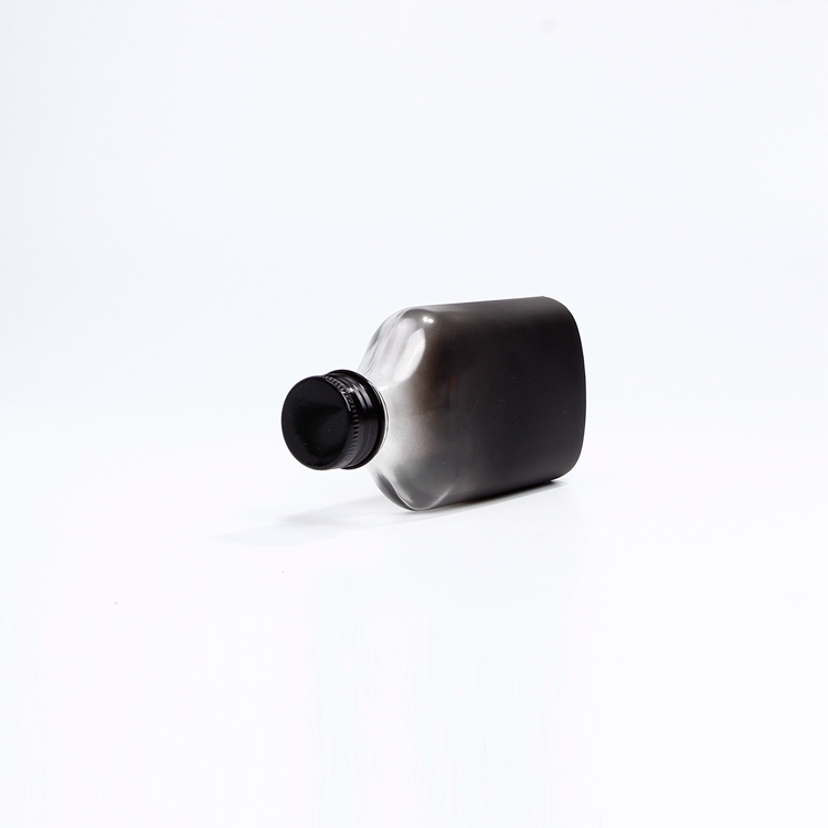200 ML Flask Glass Bottle with Logo Printing and Metal Lid Flat Glass Bottle Cold Brew Coffee Hip