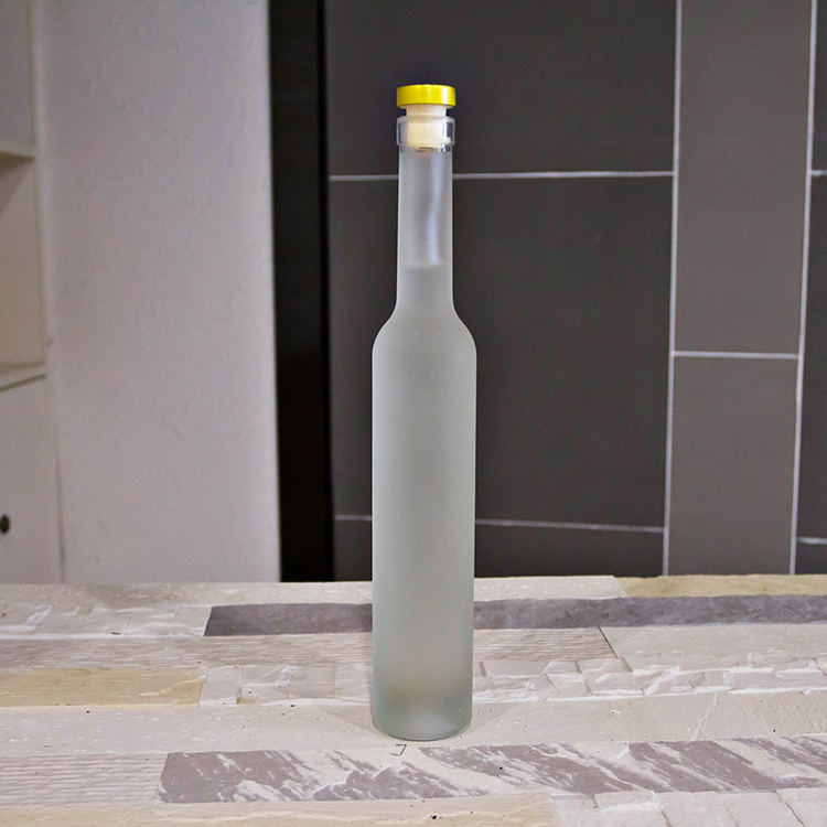 200ml 375ml 500ml 750ml High Flint Glass Ice Wine Bottle With Cork For Vodka Gin With Cork