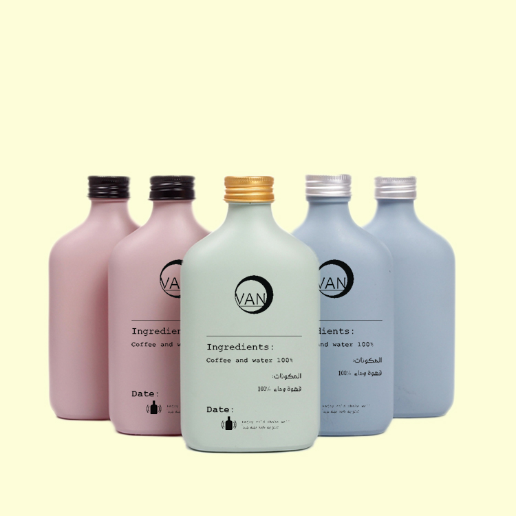 200ml Colored Coffee Bottle with Colored Lid Spray Flat Wine Bottle Ceramic Glass Bottle