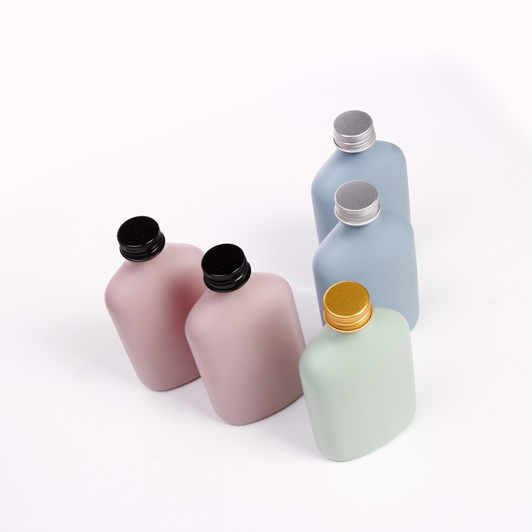 200ml Colored Coffee Bottle with Colored Lid Spray Flat Wine Bottle Ceramic Glass Bottle