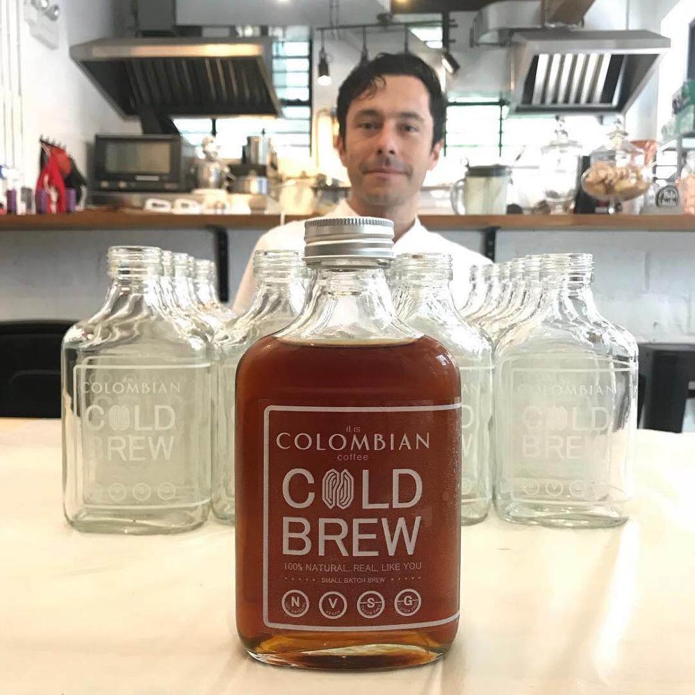 200ml clear glass flat flask bottle with aulumin cap cold brew coffee bottle